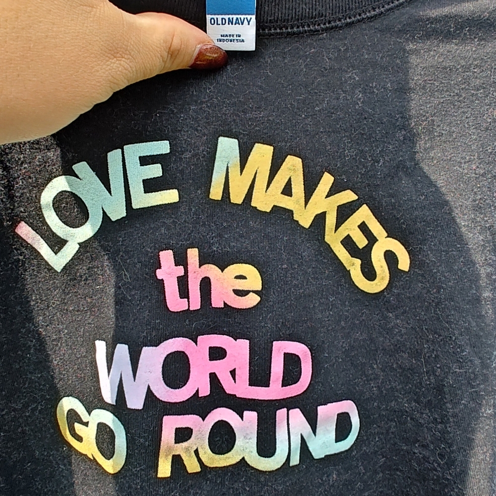 Old navy graphic pullover - Picture 3 of 3